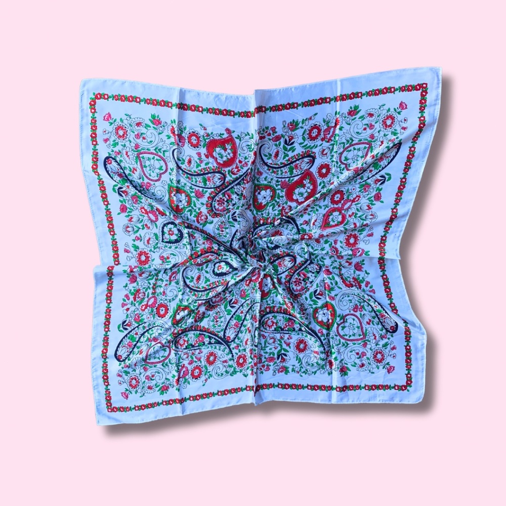 White 35” Paisley Print Scarf